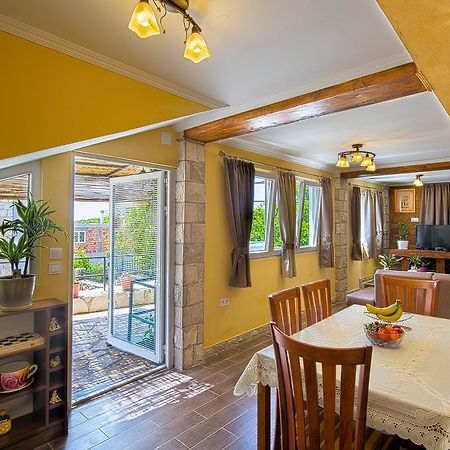 Apartman Kunjic Krimovica ภายนอก รูปภาพ