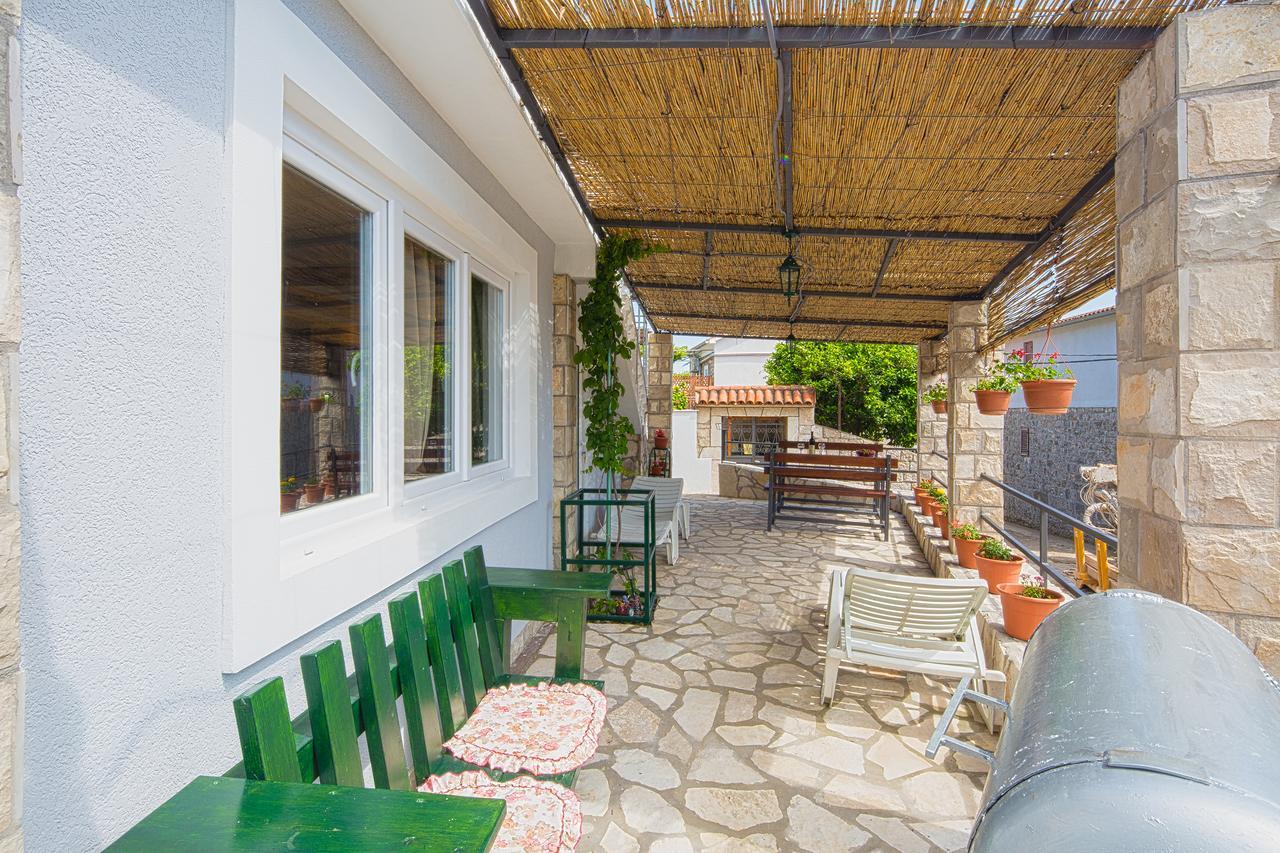 Apartman Kunjic Krimovica ภายนอก รูปภาพ